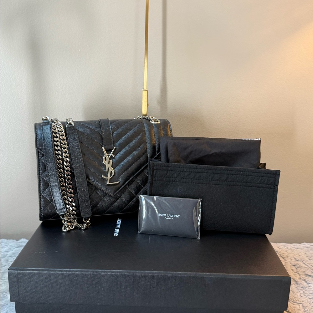 SAINT LAURENT
Envelope Triquilt Medium YSL Shoulder Bag in Grained Leather - Picture 2 of 10